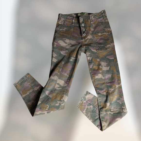 Anthropologie Camo Pant - Picture 2 of 4